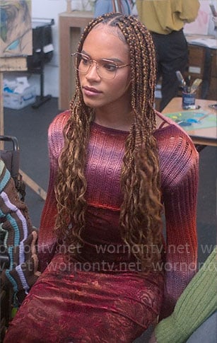 Elle’s cropped tie dye sweater on Heartstopper