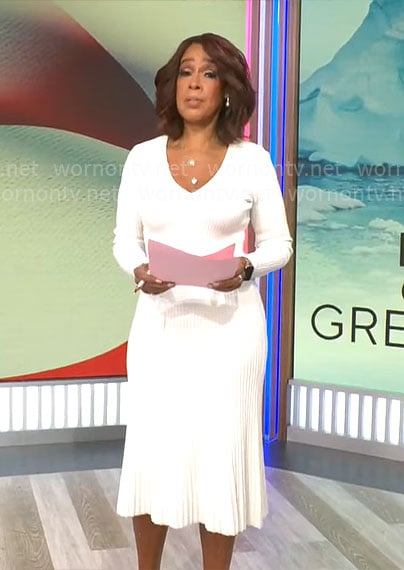 Gayle King’s white pleated knit dress on CBS Mornings