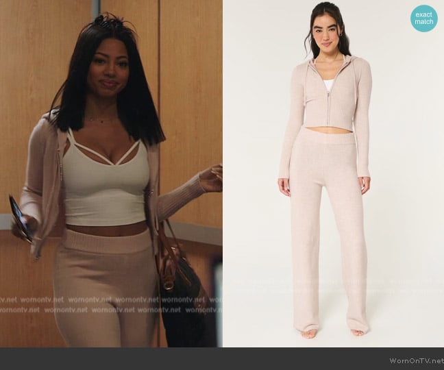 Hollister Gilly Hicks Sweater worn by Thea (Camille Hyde) on All American Homecoming