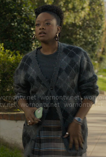 Izzy’s grey argyle cardigan on The Lincoln Lawyer