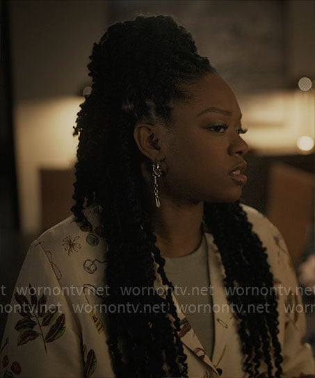 Izzy’s printed shirt on The Lincoln Lawyer