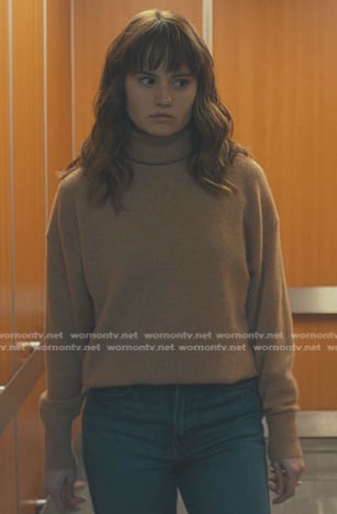Jillian’s camel turtleneck sweater on American Horror Stories