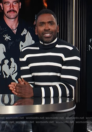 Justin’s stripe turtleneck sweater on E! News