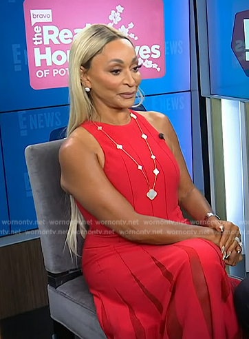Karen Huger’s red pleated dress on E! News