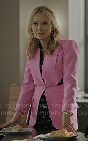 Lorna’s pink cutout blazer and blue lips print shirt and skirt set on The Lincoln Lawyer