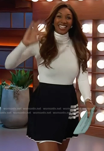 Maria Taylor’s 4 stripe mini skirt on The Kelly Clarkson Show