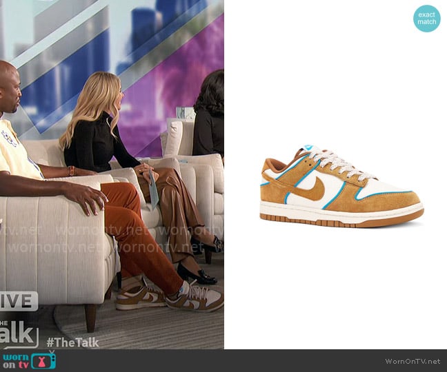 Nike Dunk Low Retro Prm Sneaker in Light Orewood Brown, Light British Tan, & Photo Blue worn by Akbar Gbajabiamila on The Talk