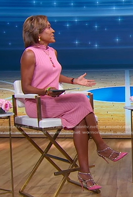 Robin’s pink studded heel pumps on Good Morning America