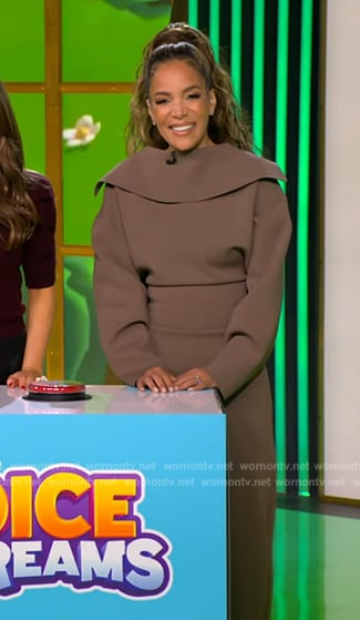 Sunny’s brown folded neck dress on The View