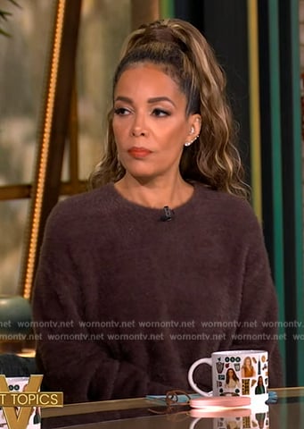 Sunny’s brown sweater and skirt on The View