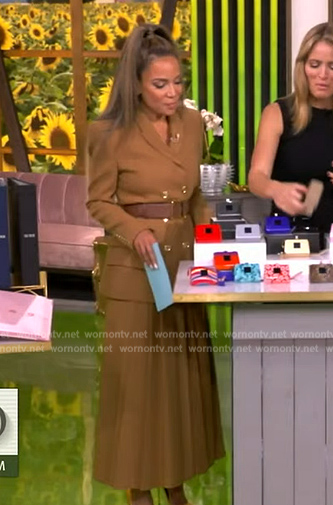 Sunny’s brown double breasted blazer on The View