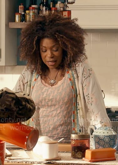 Vi’s mixed floral print jacket on The Equalizer