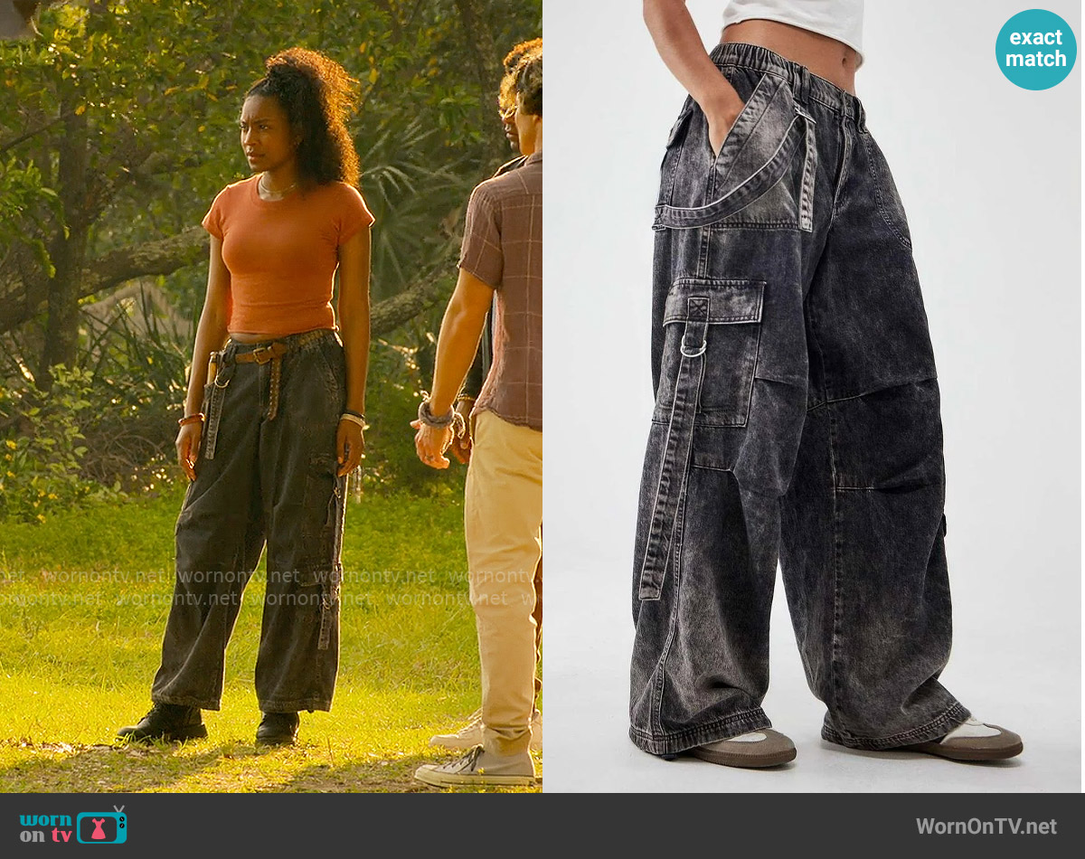 BDG Black Strappy Baggy Cargo Pants worn by Cleo (Carlacia Grant) on Outer Banks