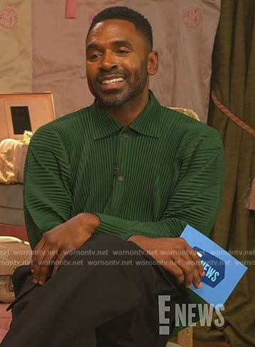 Justin’s green ribbed jacket on E! News