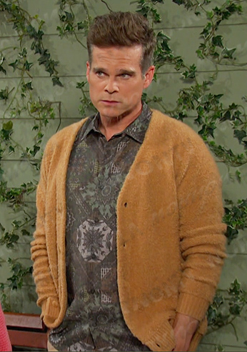 Leo’s green bandana print shirt and camel cardigan on Days of our Lives