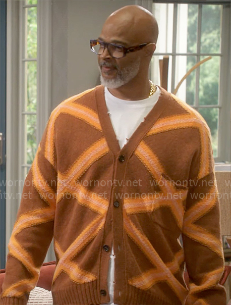 Poppa’s brown and orange crossed stripes cardigan on Poppas House