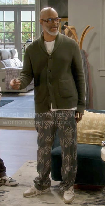 Poppa’s green printed pants on Poppas House