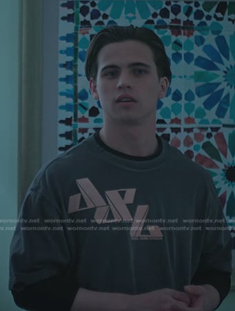 Robby’s grey print layered tee on Cobra Kai