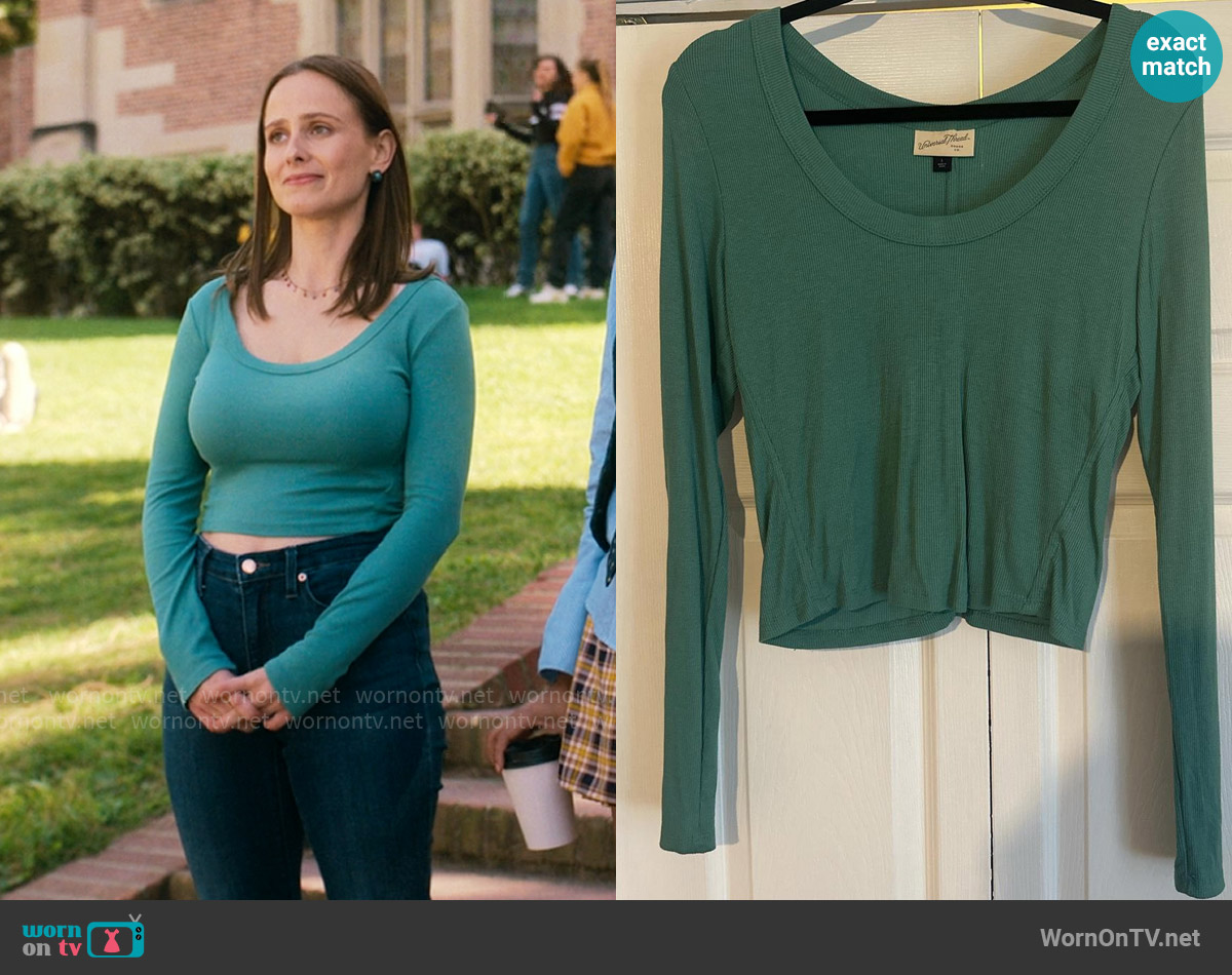Universal Thread Rib Knit Tee worn by Kimberly Finkle (Pauline Chalamet) on The Sex Lives of College Girls
