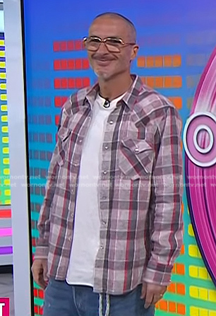 Zane Lowe’s pink plaid shirt on Today