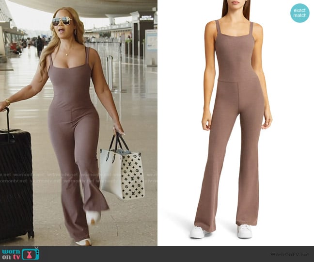 Beyond Yoga Hit the Scene Space Dye Flare Jumpsuit worn by Gizelle Bryant on The Real Housewives of Potomac