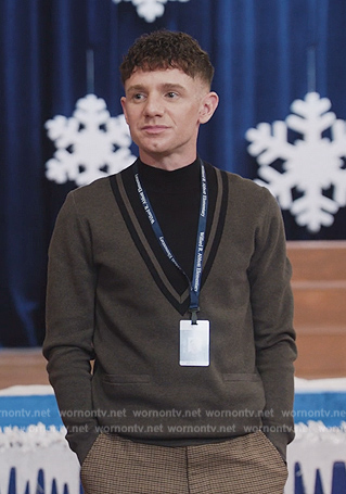 Jacob’s gray stripe trim sweater on Abbott Elementary