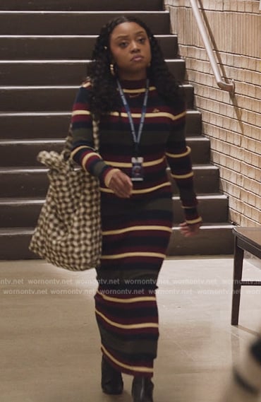 Janine’s gingham check tote bag on Abbott Elementary