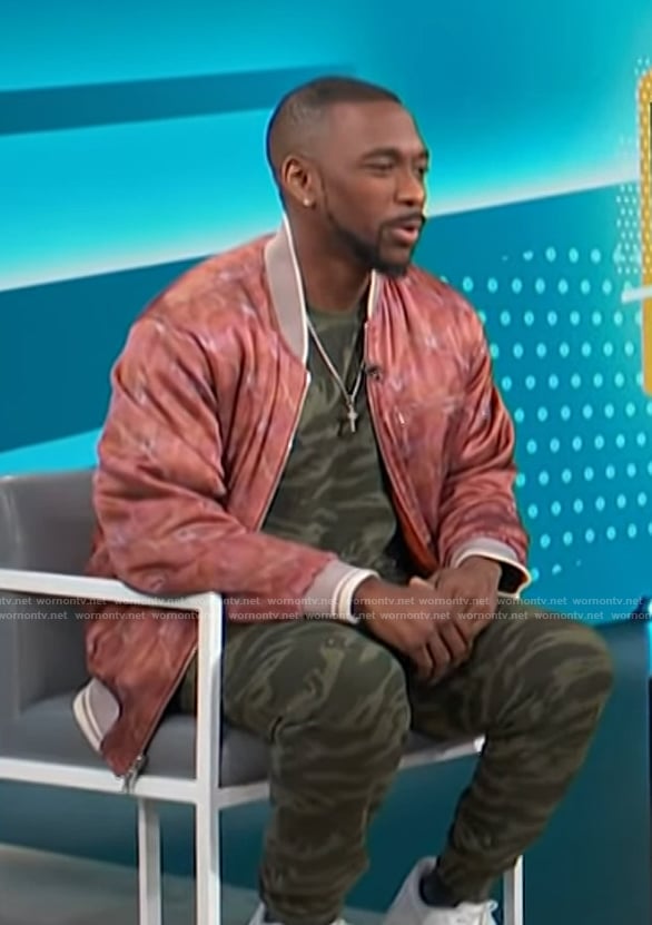 Jay Pharoah’s printed bomber jacket on Access Hollywood