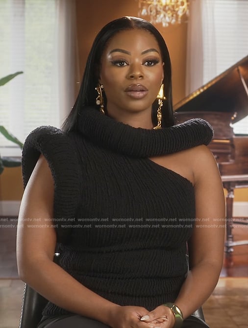 Keiarna’s black confessional dress on The Real Housewives of Potomac