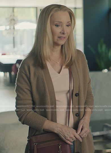 Lydia’s beige cardigan and shoulder bag on No Good Deed