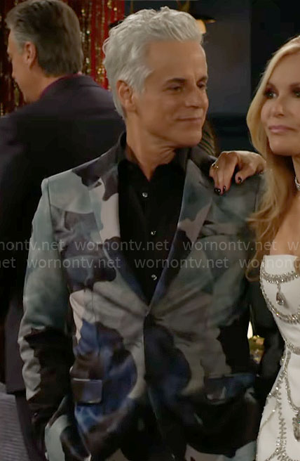 Michael’s blue floral jacket on The Young and the Restless