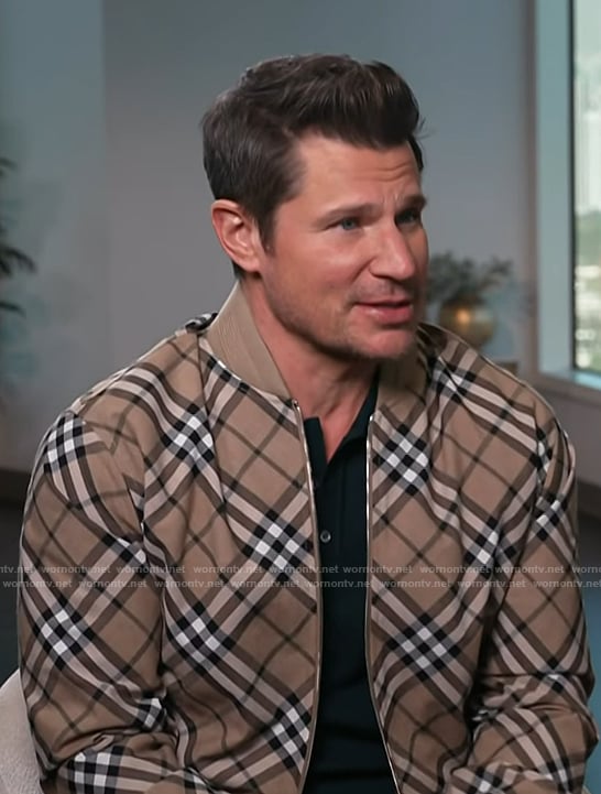 Nick Lachey’s plaid jacket on E! News