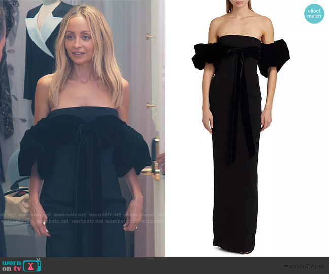 Oscar de la Renta Velvet Strapless Puff-Sleeve Column Gown worn by Nicole Richie on Paris and Nicole The Encore