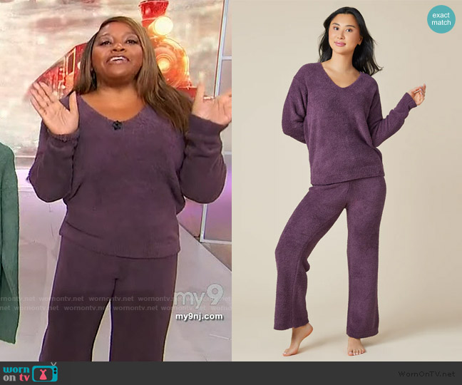 Softies Solid Marshmallow V-neck Lounge Set worn by Sherri Shepherd on Sherri