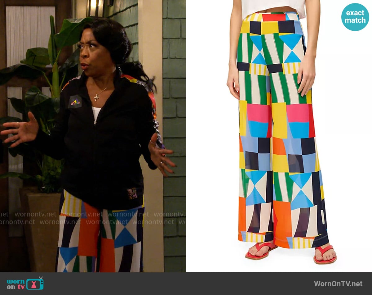 Staud Copano Pants in Sails Up worn by Tina Butler (Tichina Arnold) on The Neighborhood