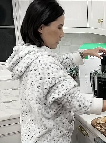 Vicky’s white leopard print hoodie on Today