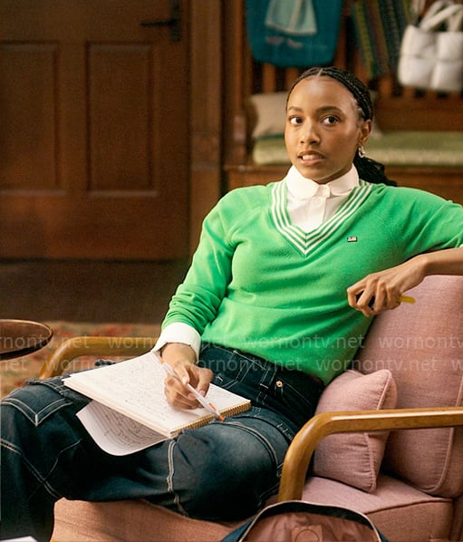 Whitney’s green v-neck sweater and cargo jeans on The Sex Lives of College Girls
