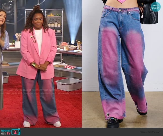 Akira Time to Look Back Denim Pant worn by Sunny Anderson on The Drew Barrymore Show