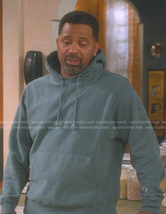 Bennie’s teal green hoodie on The Upshaws