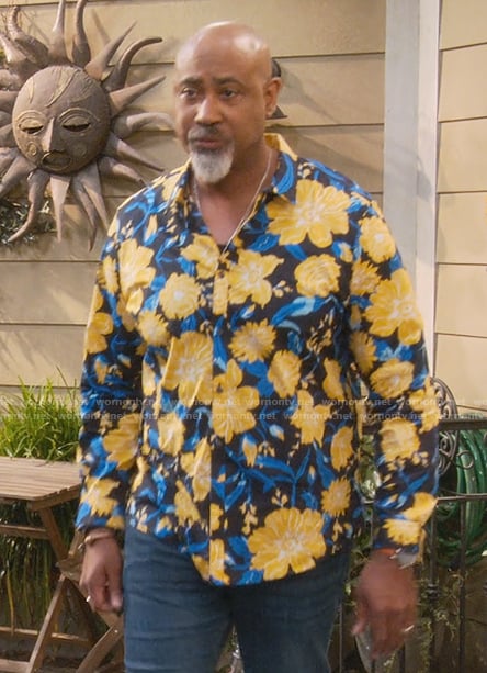 Frank’s floral print long sleeve shirt on The Upshaws