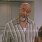 Frank’s grey striped crochet shirt on The Upshaws