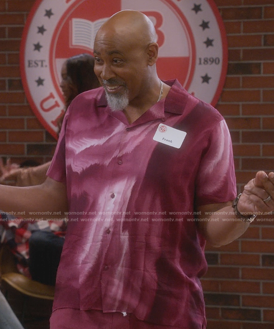 Frank’s pink tie dye print shirt on The Upshaws