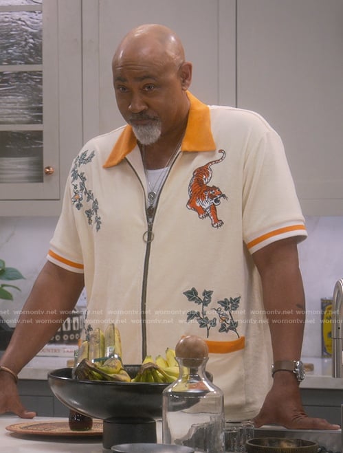 Frank’s tiger embroidered shirt on The Upshaws