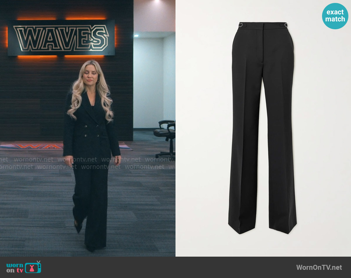 Gabriela Hearst Angela Blazer worn by Isla Gordon (Kate Hudson) on Running Point