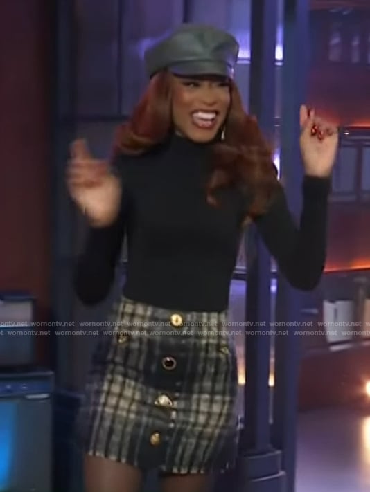Keke’s plaid mini skirt on The Kelly Clarkson Show