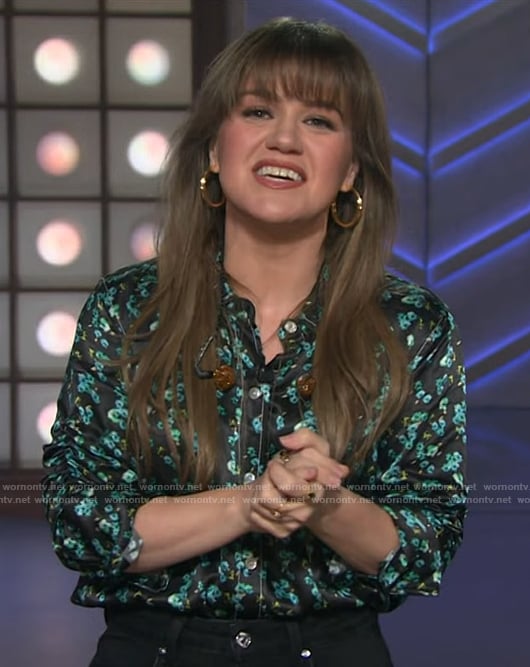 Kelly’s floral print shirt on The Kelly Clarkson Show