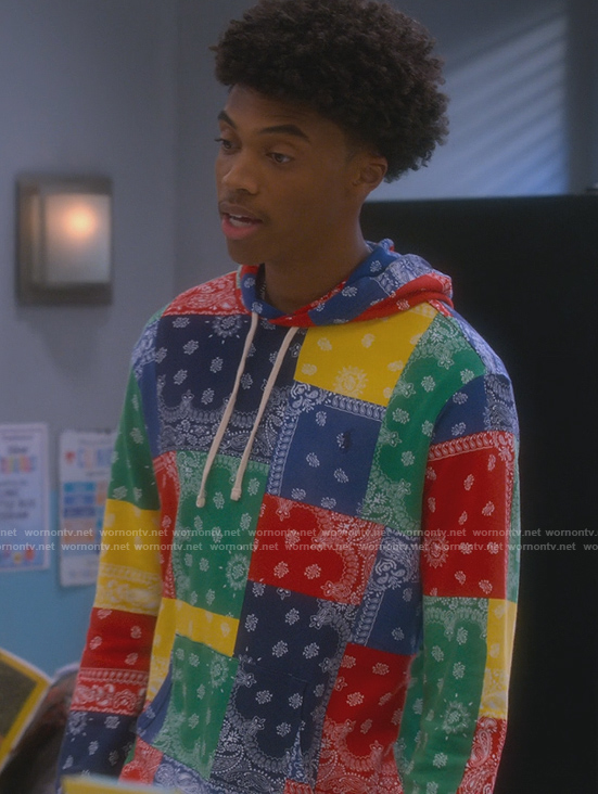 Malik’s colorblock bandana print hoodie on The Upshaws