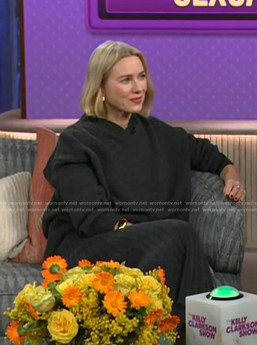 Naomi Watts’ gray v-neck sweater and skirt on The Kelly Clarkson Show