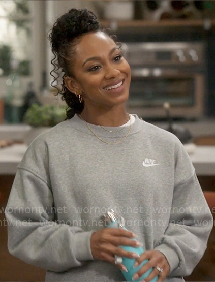 Nina’s grey Nike sweatshirt on Poppas House