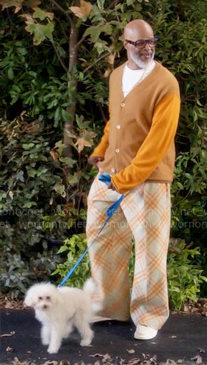 Poppa’s orange colorblock cardigan and plaid pants on Poppas House